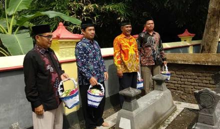 Tabur Bunga Dalam Rangka Hari Jadi Murtigading Ke-73